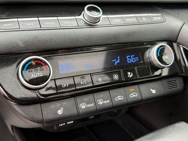 Used 2025 Hyundai Elantra SEL FWD image 13