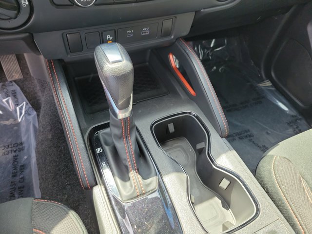 Used 2022 Nissan Frontier PRO-4X w/ Technology Package image 27