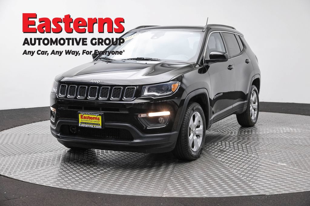 Used 2018 Jeep Compass Latitude w/ Popular Equipment Group AWD/4WD image 1