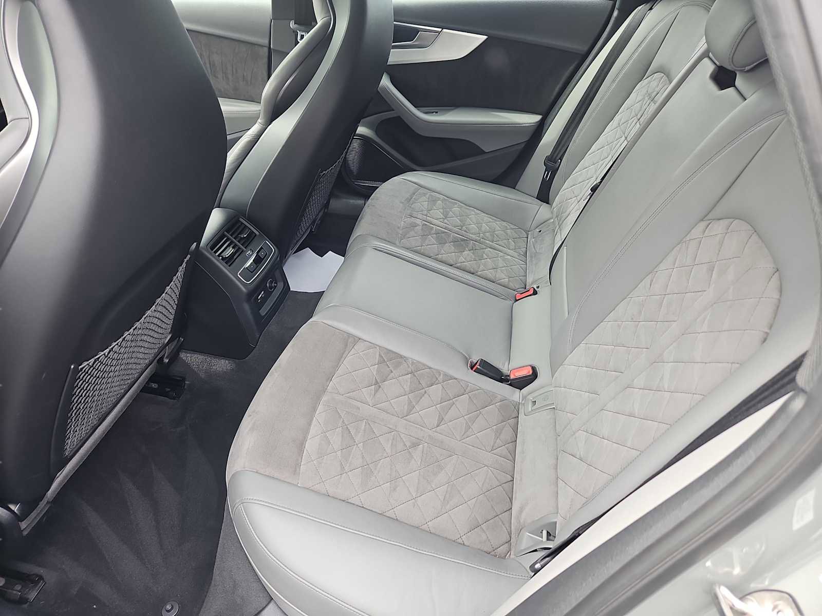 Used 2019 Audi S4 Premium Plus w/ Premium Plus Package image 33