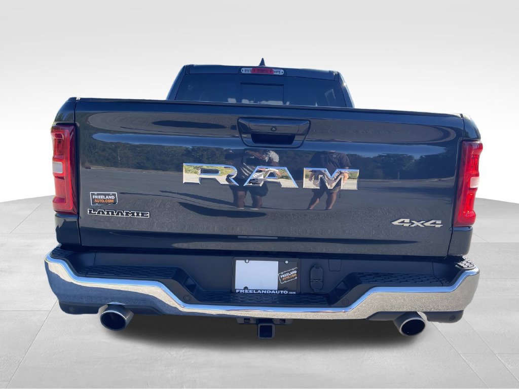 Used 2026 RAM 1500 Laramie AWD/4WD image 4