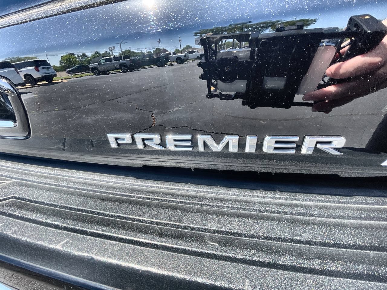 Used 2024 Chevrolet Tahoe Premier AWD/4WD image 35
