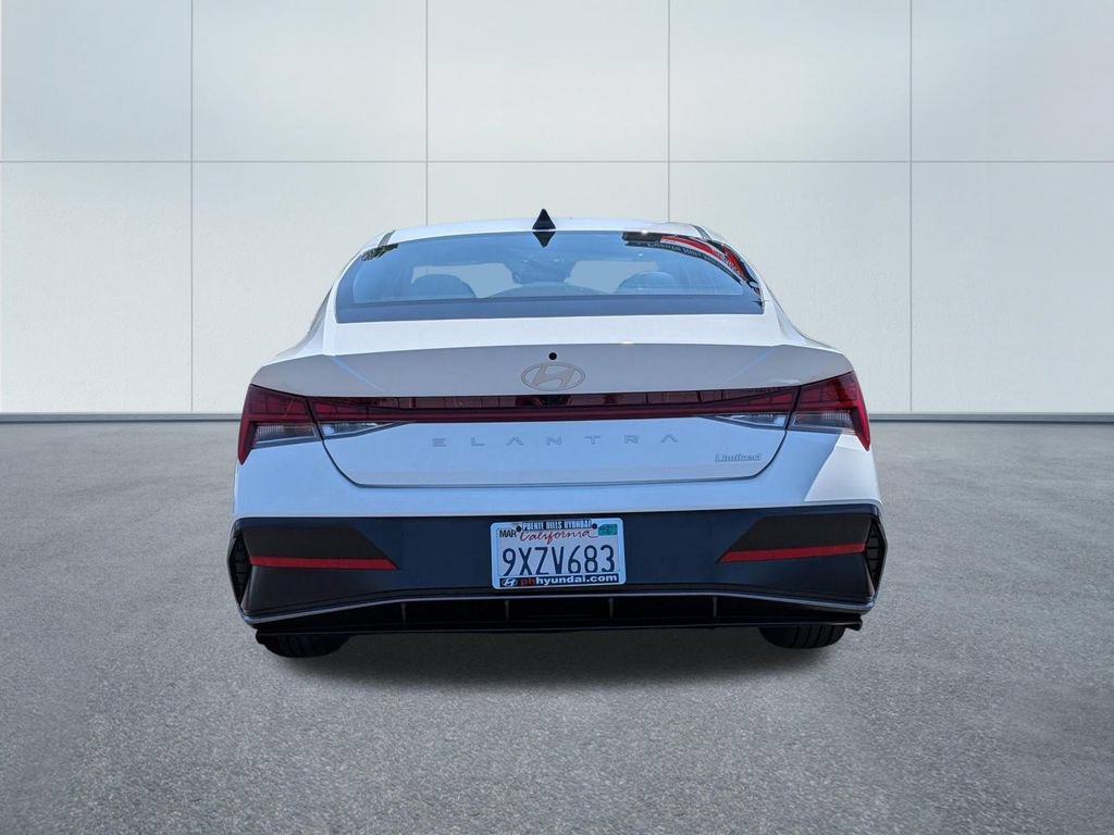 Certified 2026 Hyundai Elantra Limited FWD image 5
