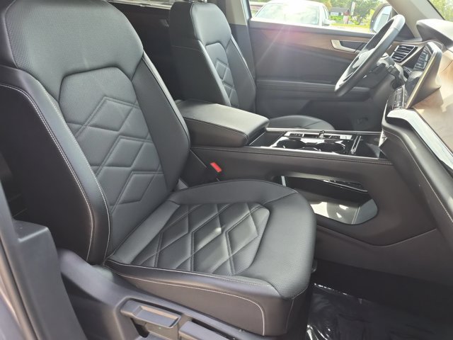 Used 2025 Volkswagen Atlas SE FWD image 28