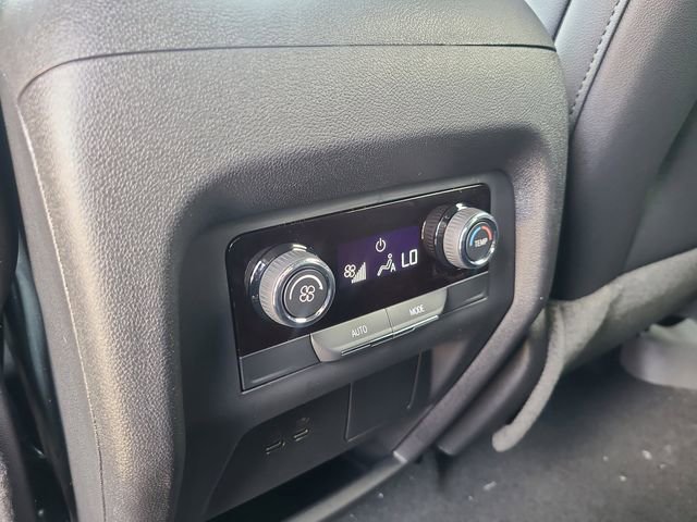 New 2026 Chevrolet Traverse LT image 13