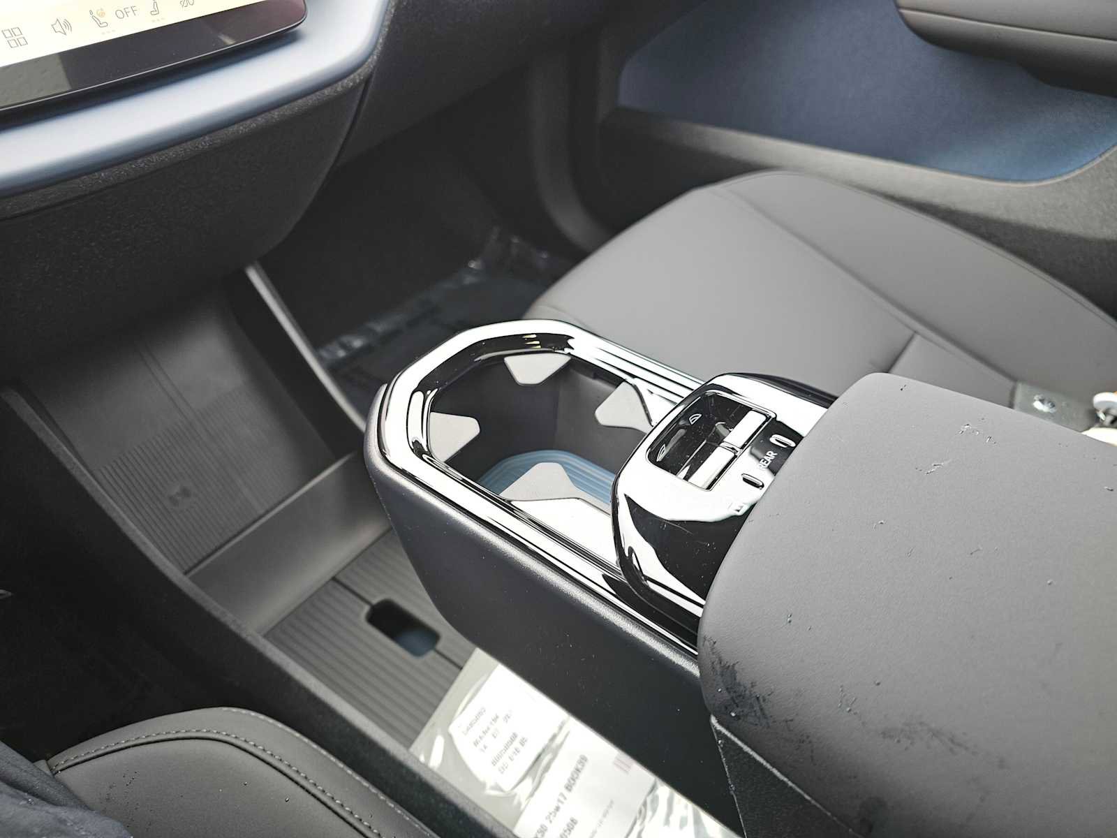 New 2026 Volvo EX30 Ultra w/ Climate Package image 28