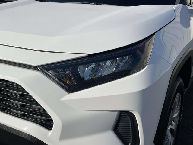 Used 2021 Toyota RAV4 LE FWD image 11