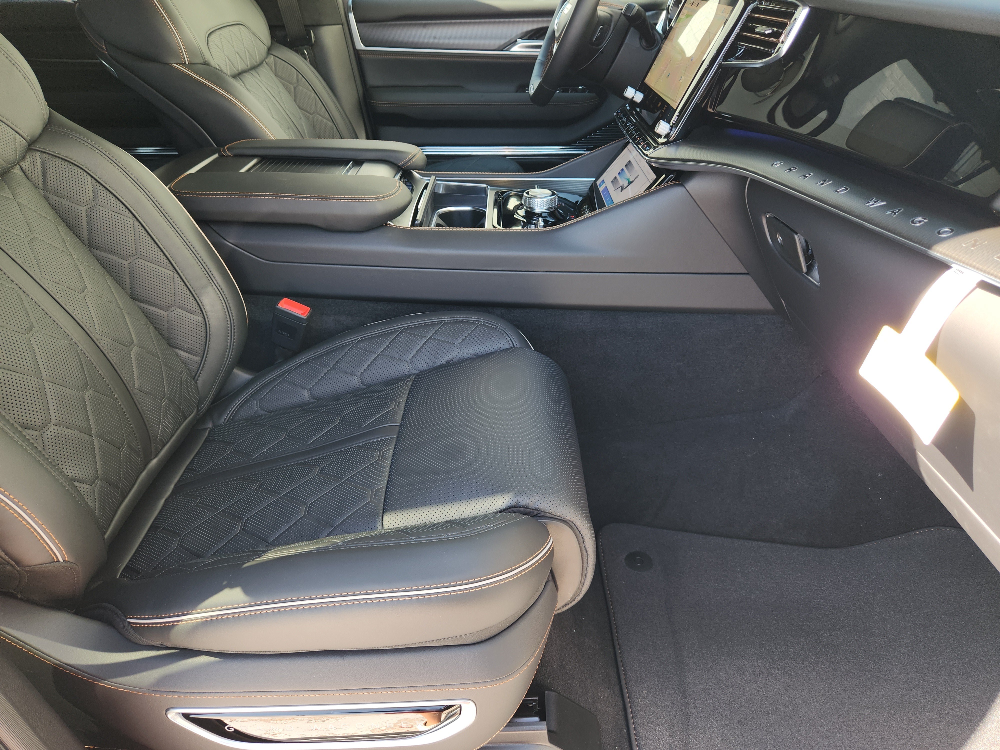 New 2026 Jeep Grand Wagoneer Summit AWD/4WD image 11
