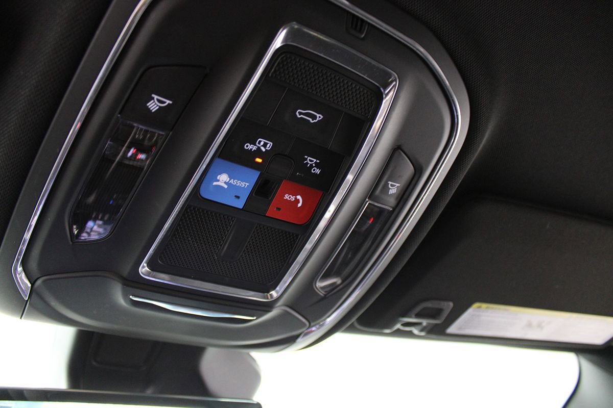 Used 2022 Jeep Grand Cherokee Trailhawk w/ Advanced Protech Group II AWD/4WD image 34