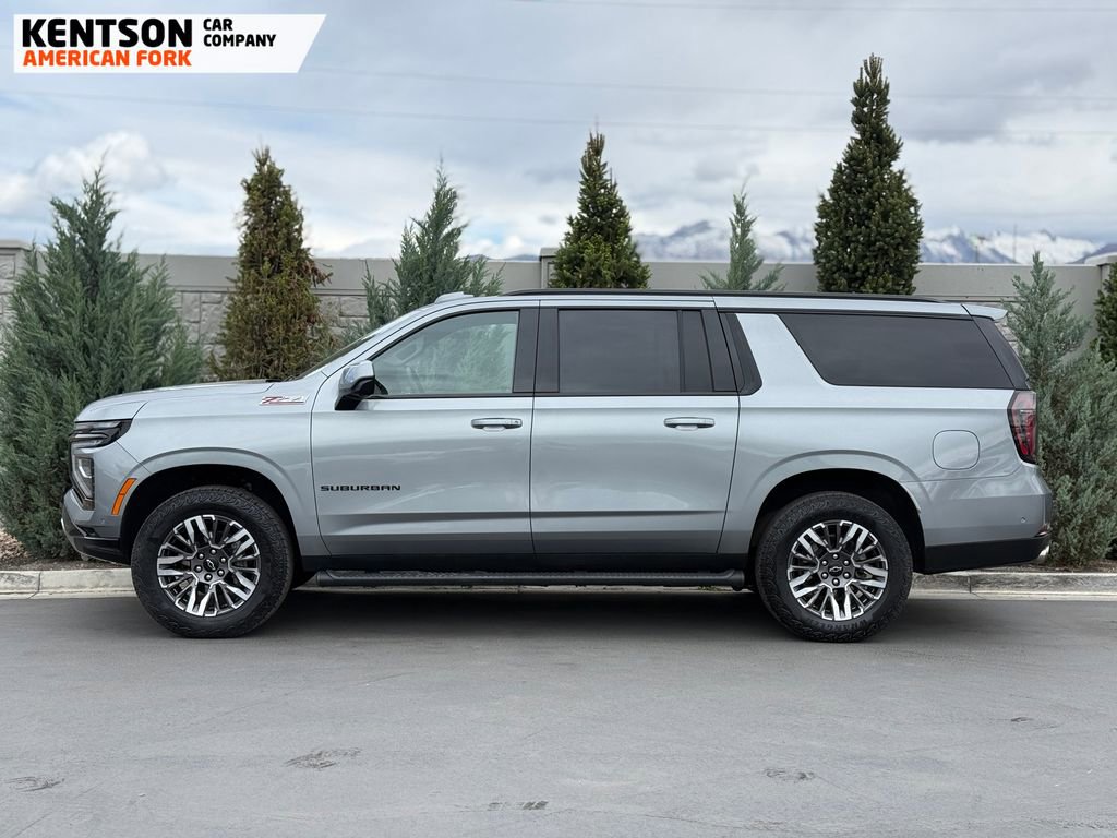 Used 2025 Chevrolet Suburban Z71 AWD/4WD image 4