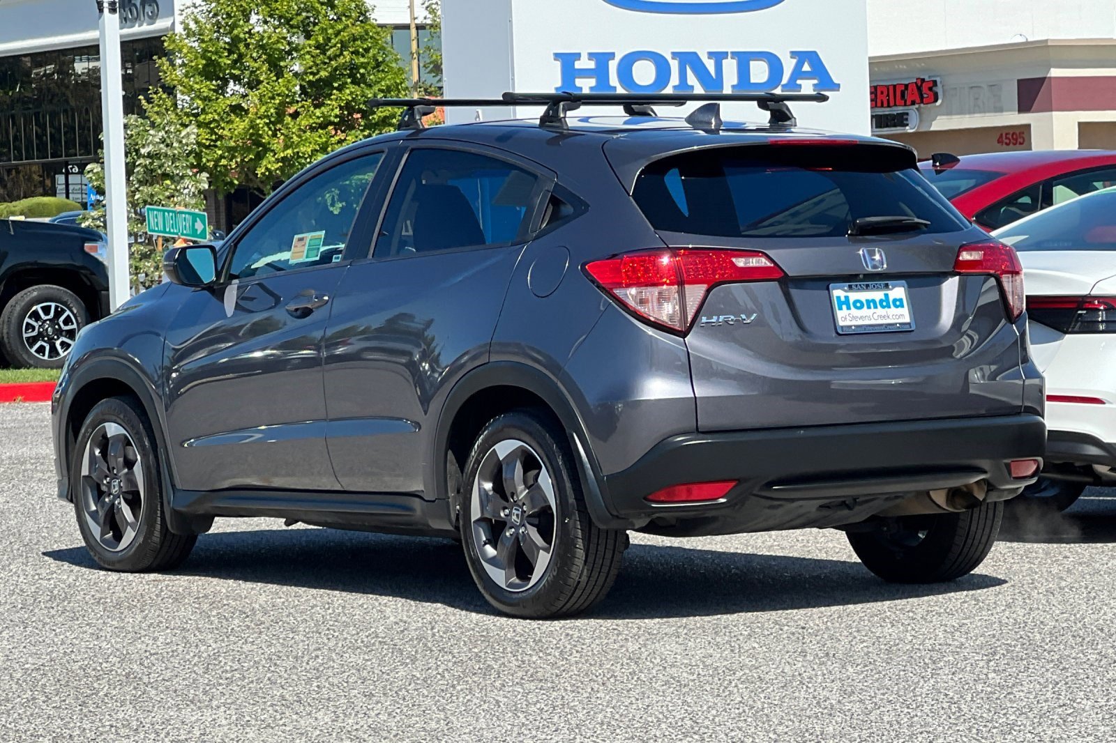 Used 2018 Honda HR-V EX image 3