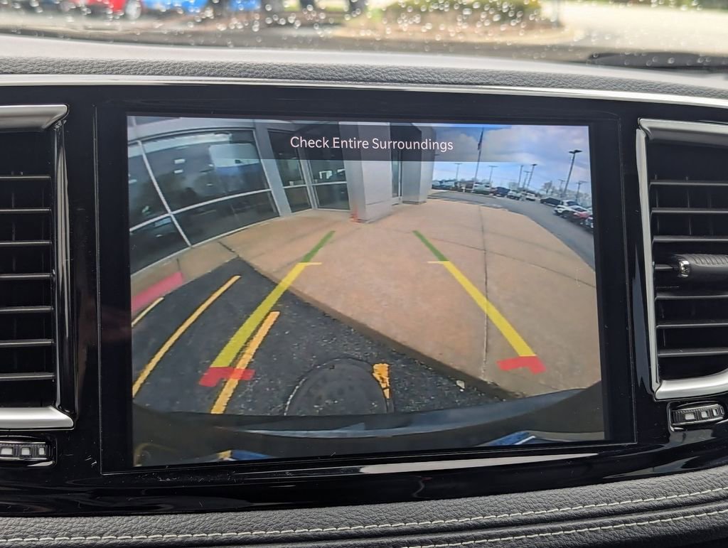 Used 2025 Chrysler Pacifica Limited FWD image 18