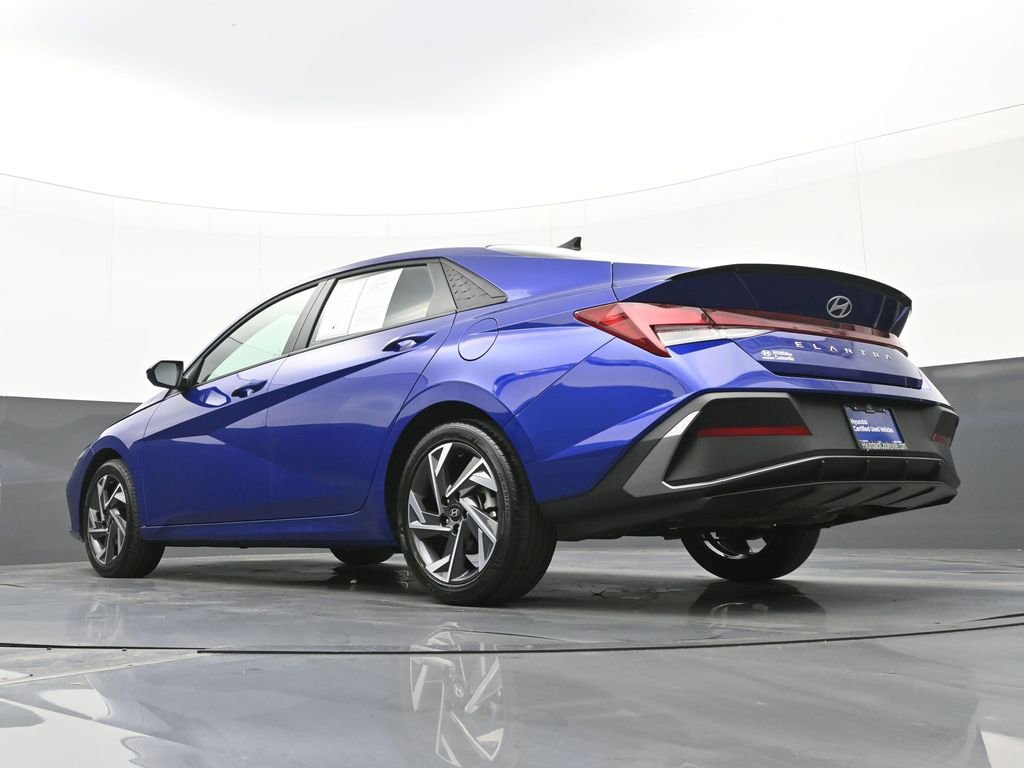 Certified 2025 Hyundai Elantra Sport image 41