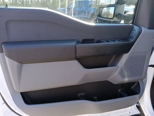 New 2026 Ford F350 XL w/ XL Chrome Package image 11