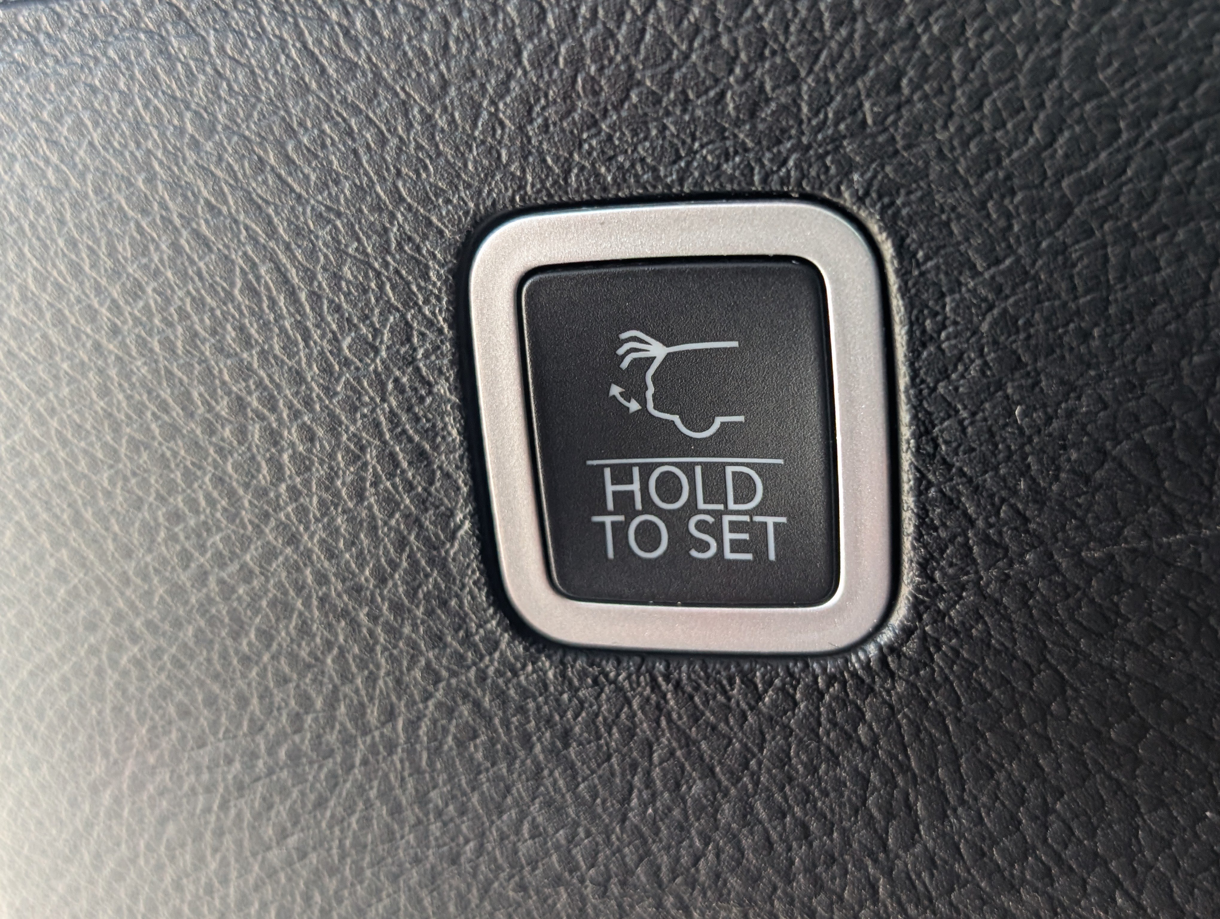 Used 2024 Jeep Grand Wagoneer L Series III AWD/4WD image 14