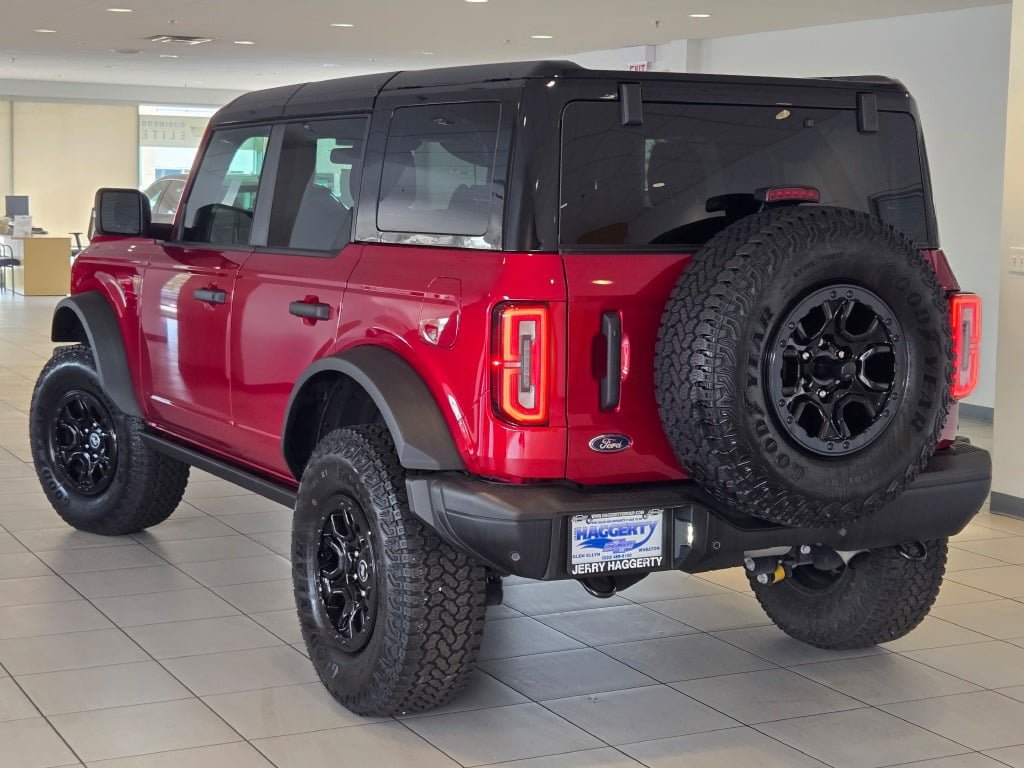 Used 2025 Ford Bronco Badlands AWD/4WD image 14