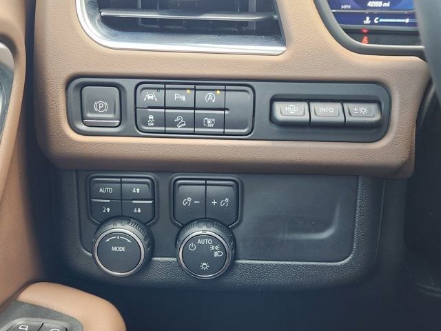 Used 2023 Chevrolet Suburban High Country image 24