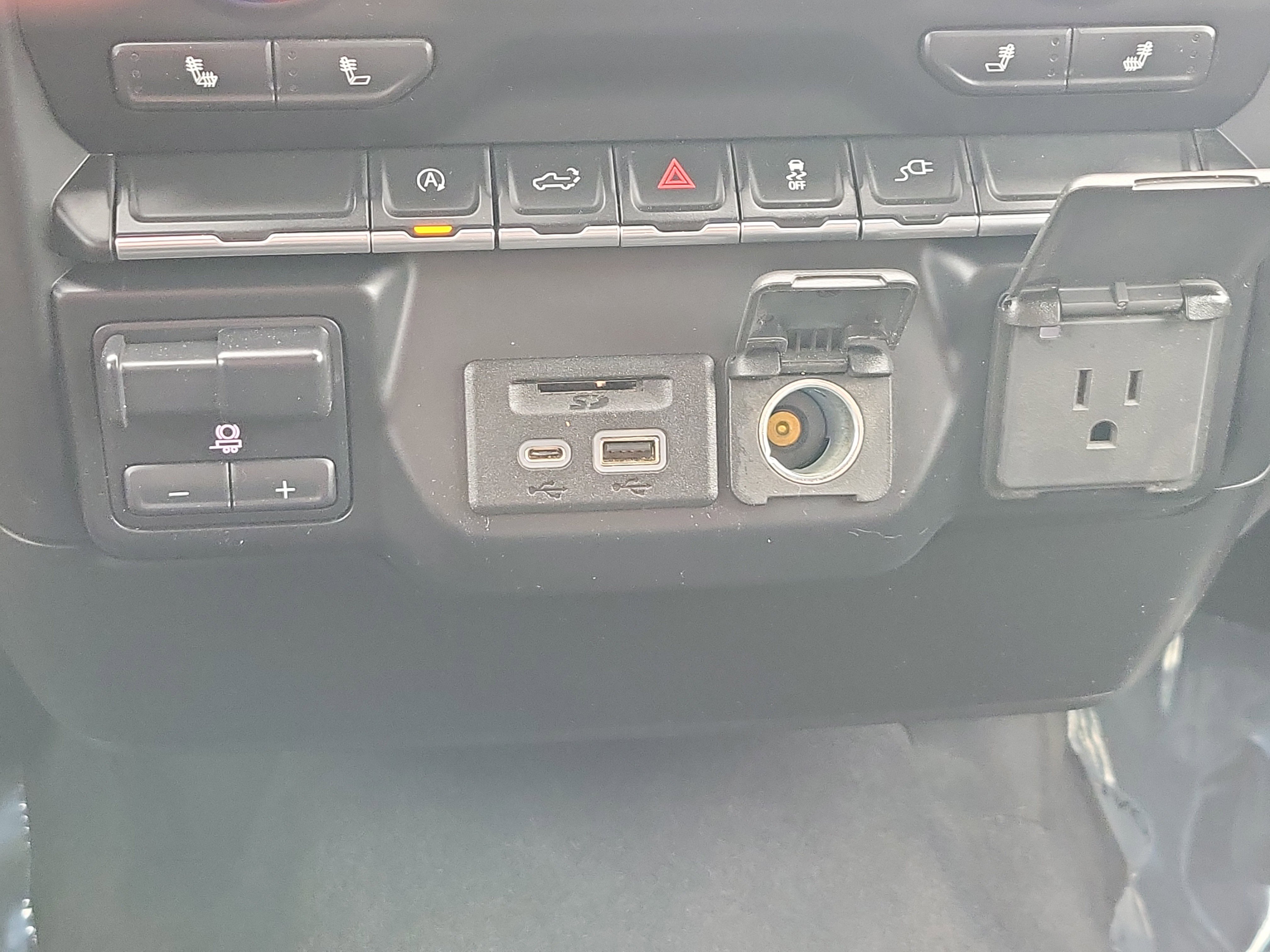 Used 2020 GMC Sierra 1500 SLE w/ SLE Value Package image 29