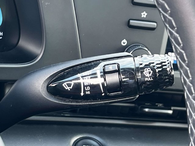 Certified 2025 Hyundai Elantra Sport FWD image 22