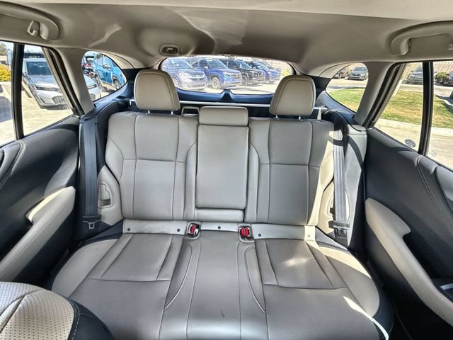 Used 2025 Subaru Outback Limited AWD/4WD image 23