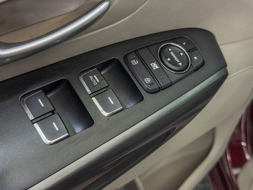 Used 2019 Kia Sedona LX FWD image 24