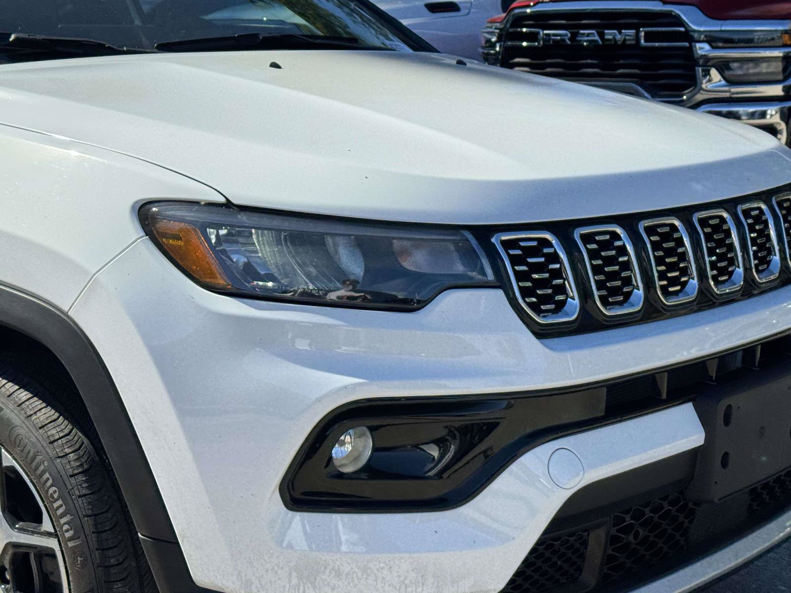 Used 2025 Jeep Compass Limited AWD/4WD image 8