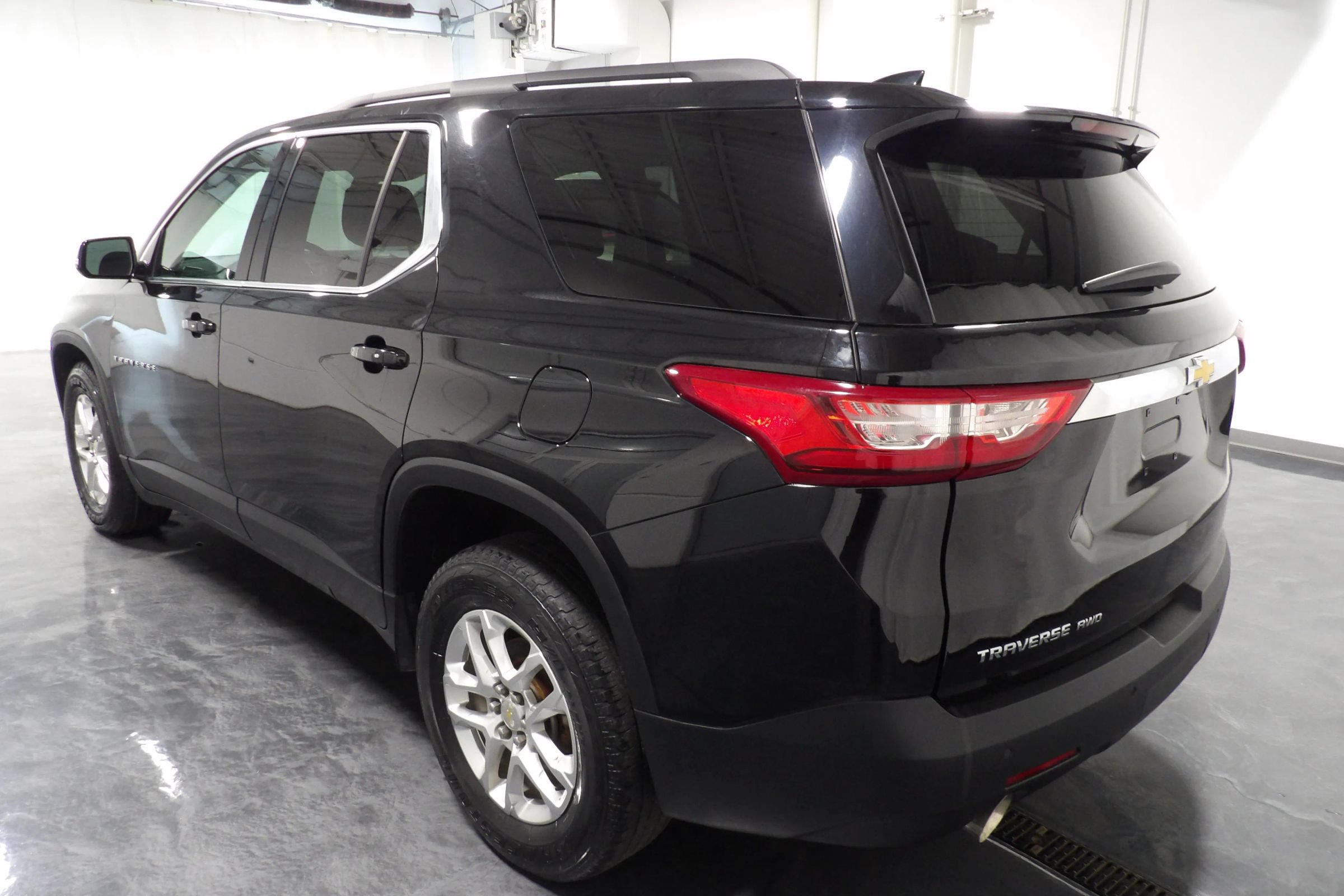 Used 2019 Chevrolet Traverse LT w/ LPO, Floor Liner Package AWD/4WD image 5