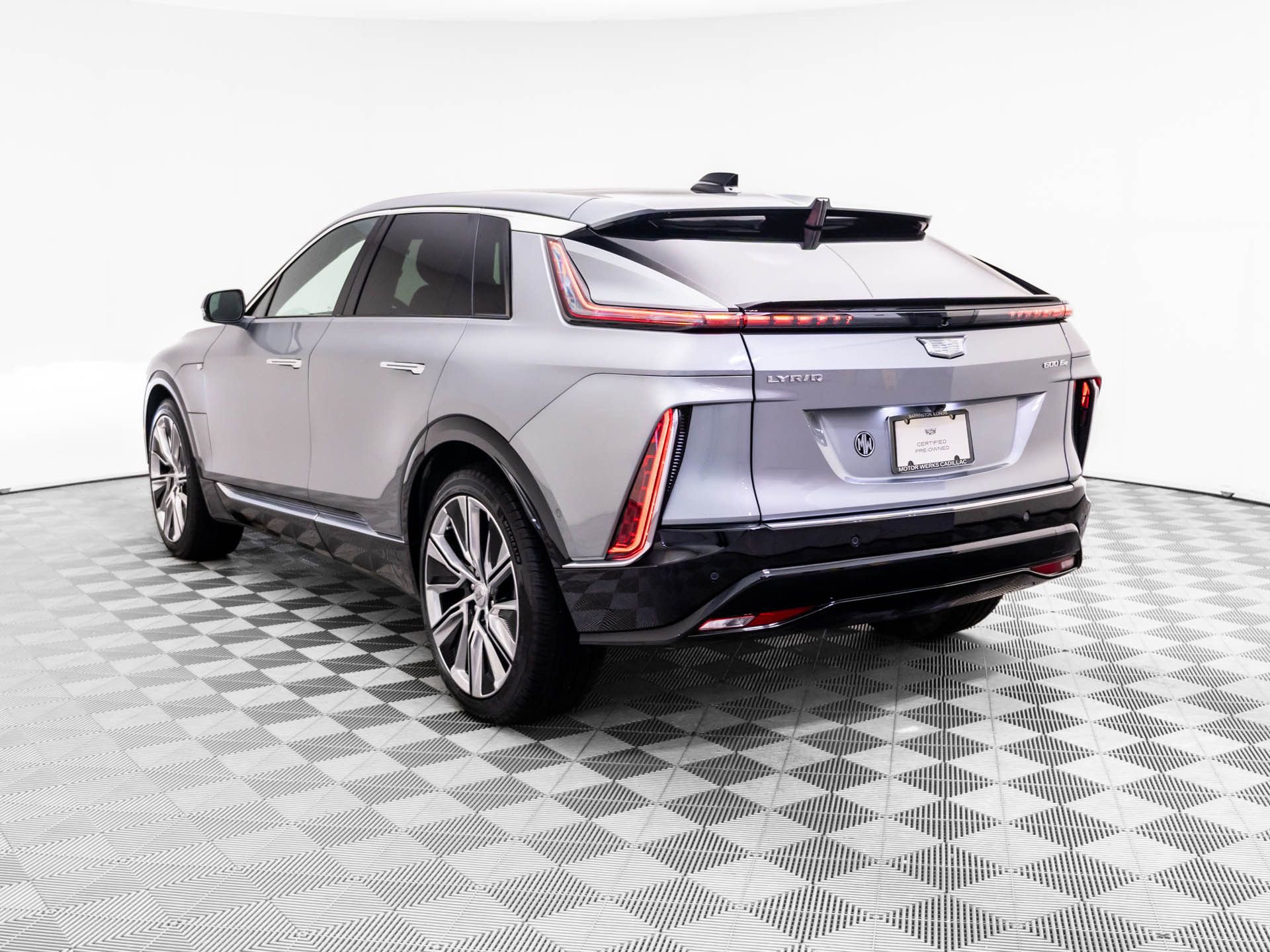 Certified 2025 Cadillac Lyriq Luxury w/ LPO, Floor Liner Package AWD/4WD video 3