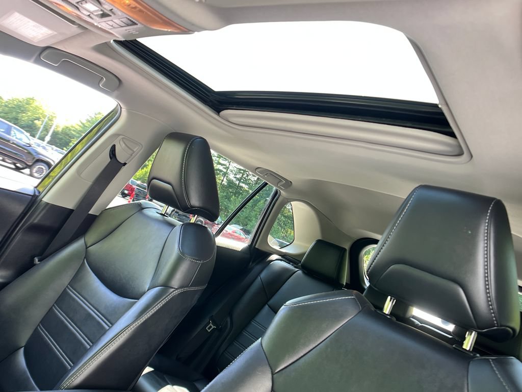 Used 2019 Toyota RAV4 XLE Premium w/ Cold Weather Package AWD/4WD image 20