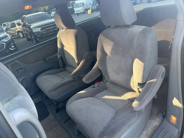 Used 2010 Toyota Sienna LE FWD image 12