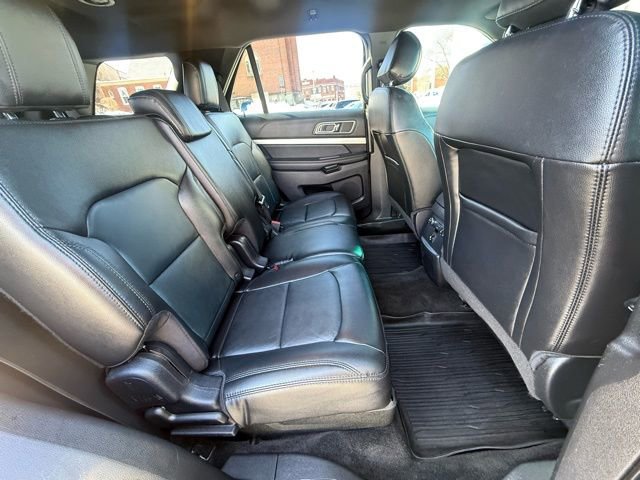 Used 2017 Ford Explorer XLT w/ Equipment Group 202A image 19