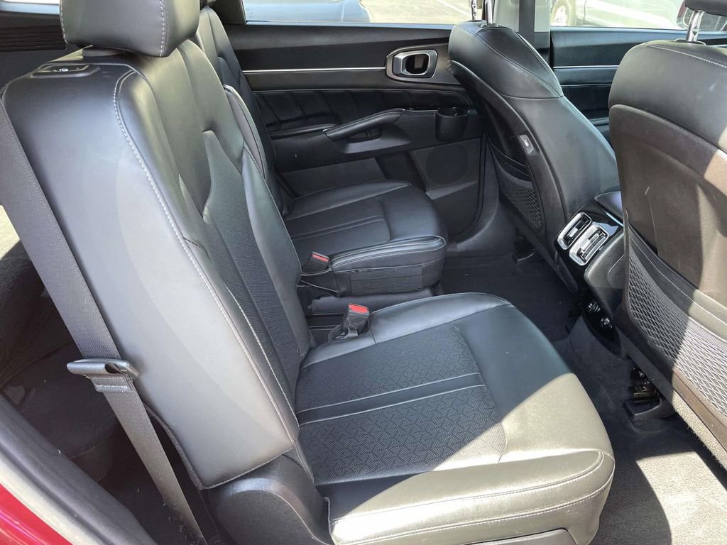 Used 2022 Kia Sorento SX image 45