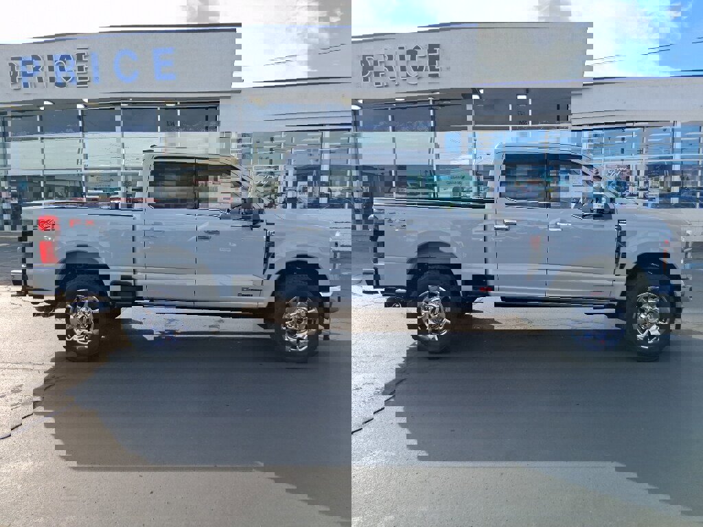 New 2026 Ford F250 Lariat w/ Lariat Ultimate Package image 2