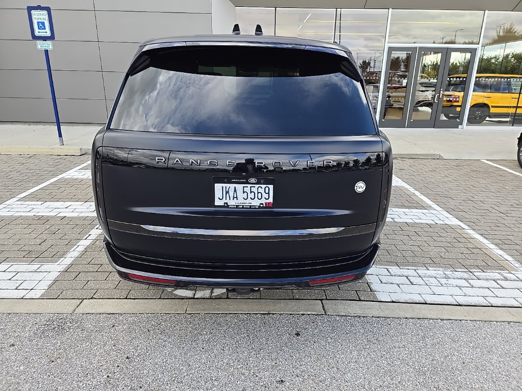 Certified 2023 Land Rover Range Rover SV AWD/4WD image 6