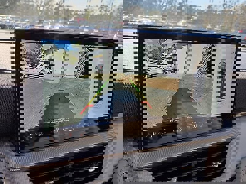 Used 2025 Ford Explorer Active w/ Active Comfort Package image 24