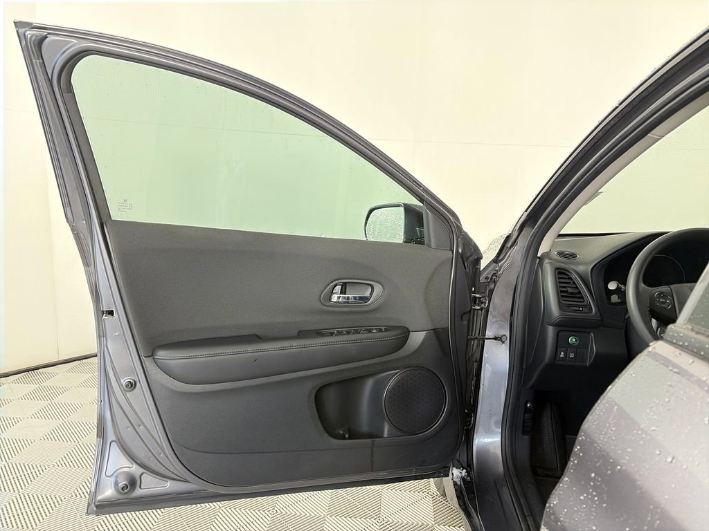 Used 2020 Honda HR-V LX image 10
