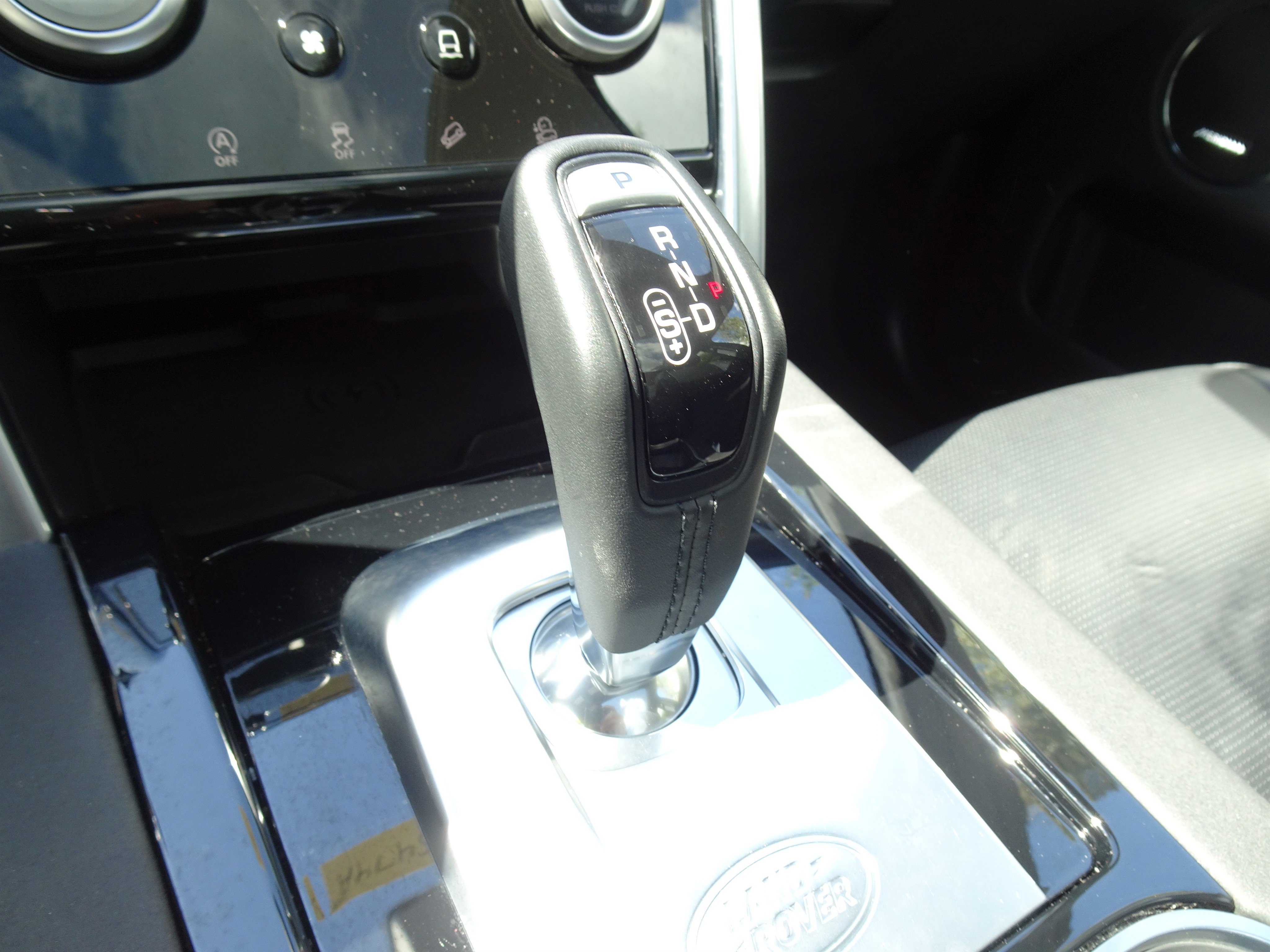 Used 2023 Land Rover Discovery Sport SE image 30