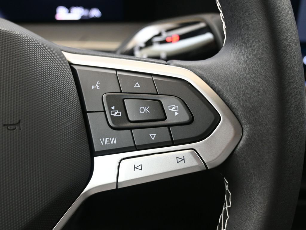 New 2026 Volkswagen Tiguan SE image 27