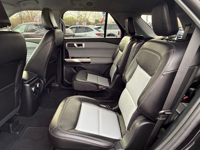 Certified 2023 Ford Explorer XLT w/ Equipment Group 202A AWD/4WD image 9