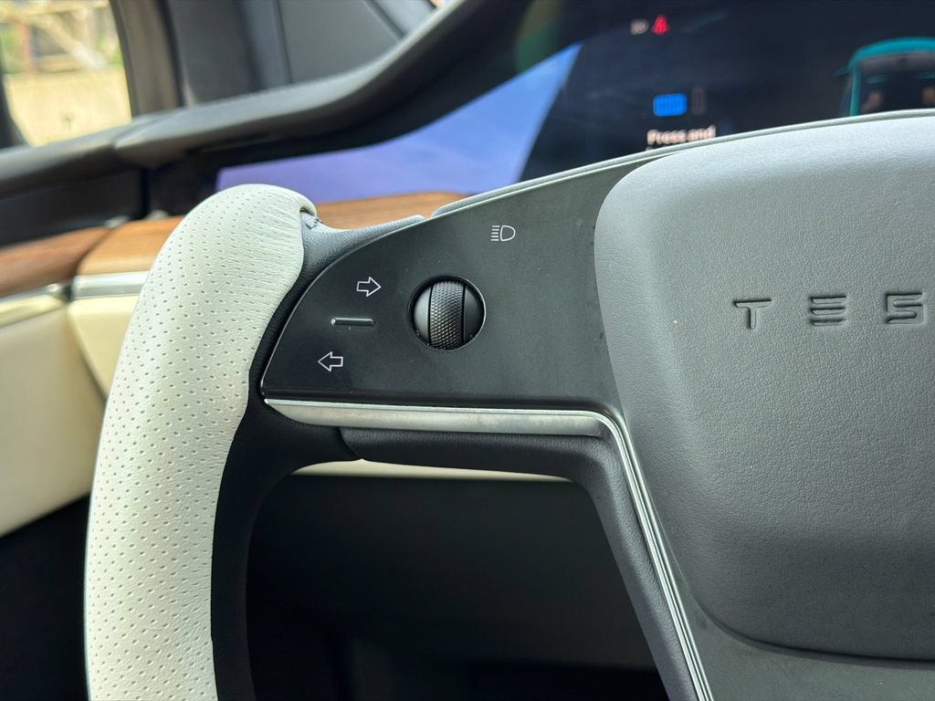 Used 2023 Tesla Model X AWD/4WD image 27