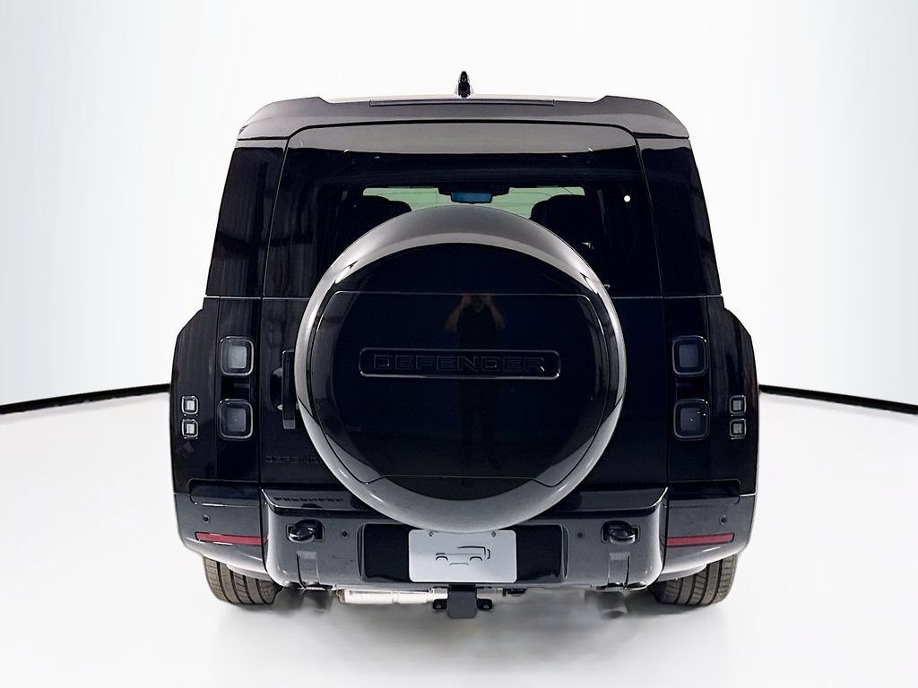 New 2026 Land Rover Defender 130 V8 AWD/4WD image 6
