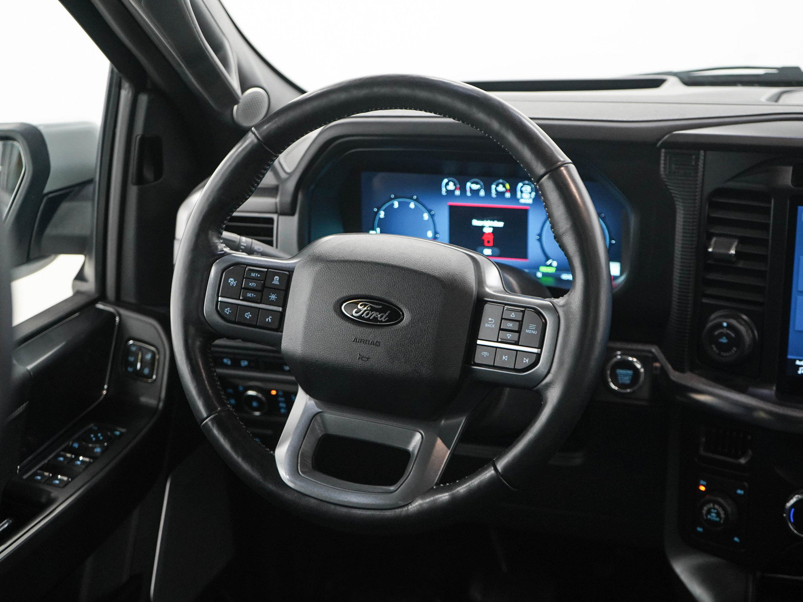 Used 2024 Ford F150 Lariat w/ Equipment Group 502A High AWD/4WD image 13
