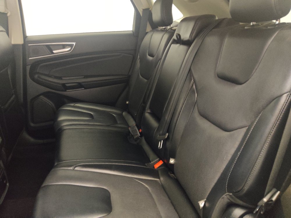 Used 2022 Ford Edge Titanium w/ Equipment Group 301A AWD/4WD image 18
