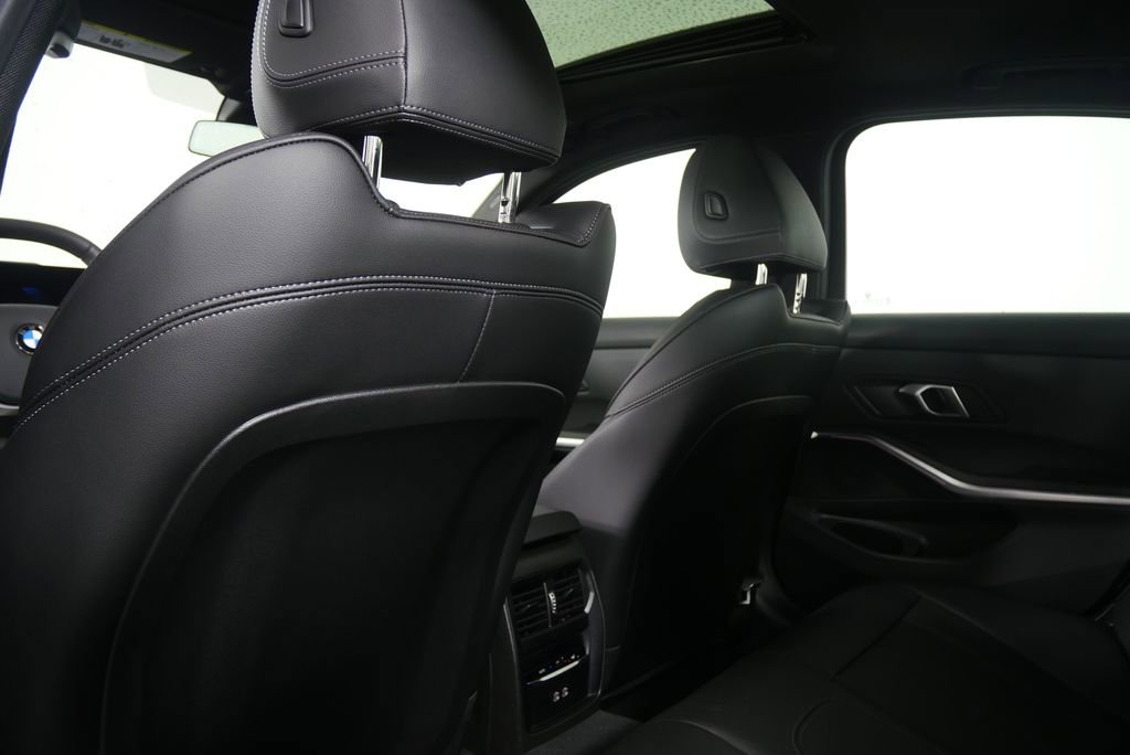 Certified 2025 BMW 330i Sedan image 16