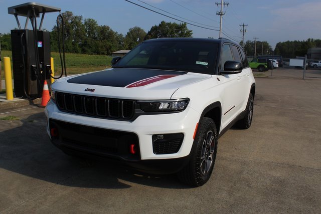 Used 2022 Jeep Grand Cherokee Trailhawk w/ Luxury Tech Group III image 1