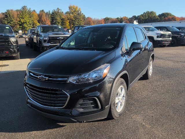 Used 2020 Chevrolet Trax LS w/ Tint and Cruise Package FWD image 2