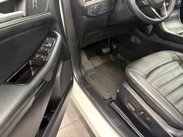 Used 2020 Ford Edge SEL w/ Convenience Package image 13