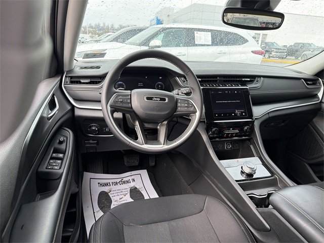 Used 2024 Jeep Grand Cherokee L Laredo image 12