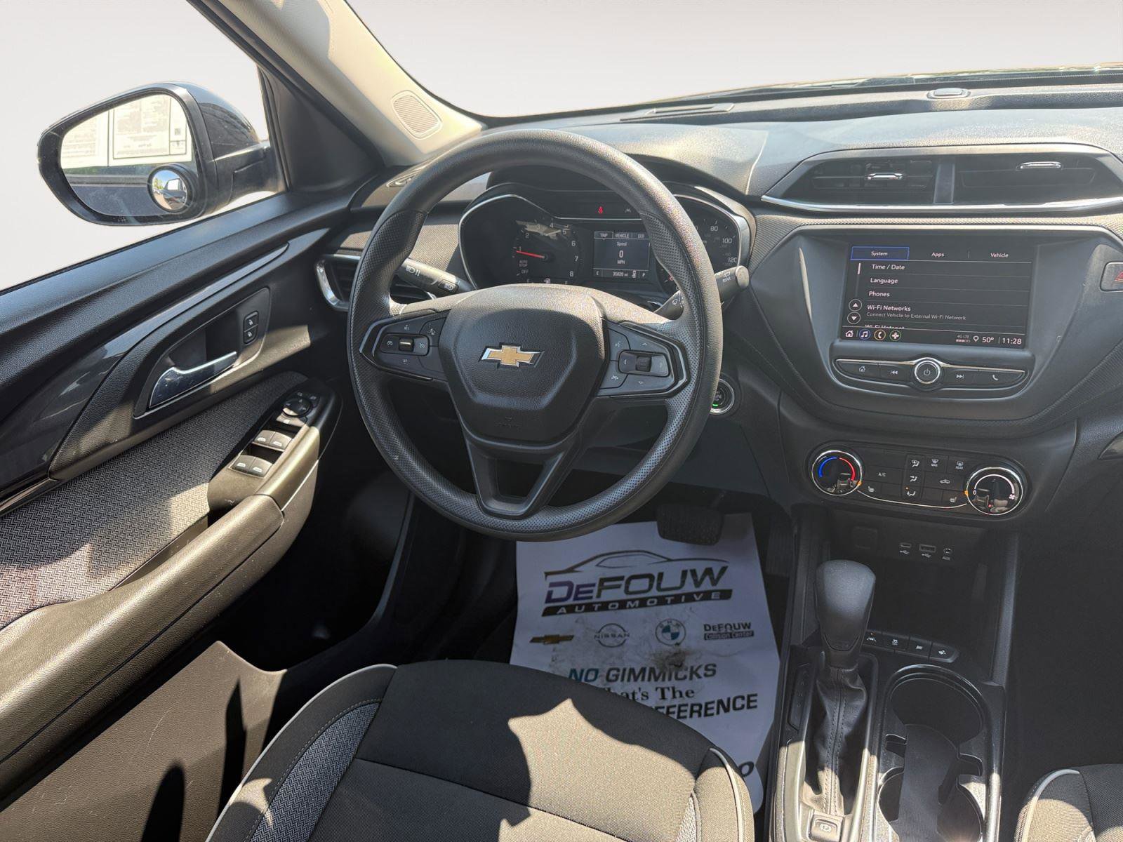 Used 2023 Chevrolet TrailBlazer LT FWD image 11