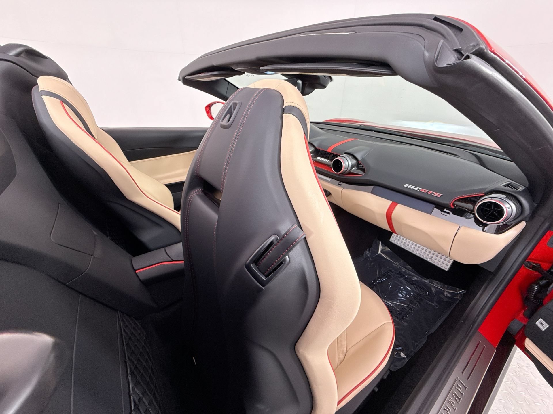 Certified 2022 Ferrari 812 GTS RWD image 22